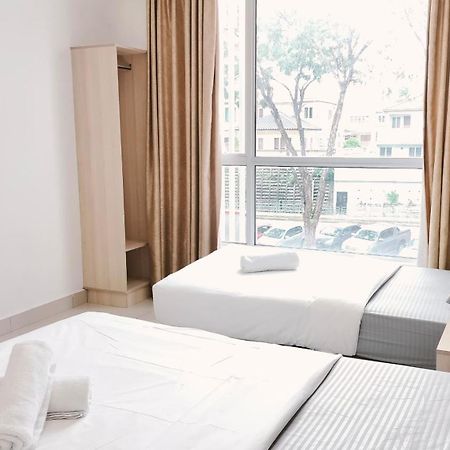 Pillows Plus Damansara Inn 八打灵再也 外观 照片
