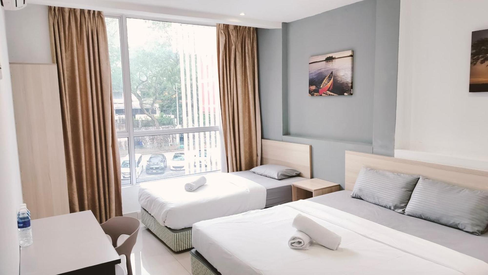 Pillows Plus Damansara Inn 八打灵再也 外观 照片